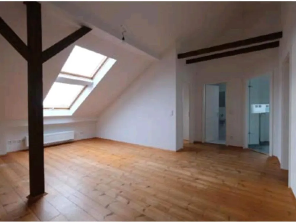 3 Zimmer DG mit großem Balkon und EBK