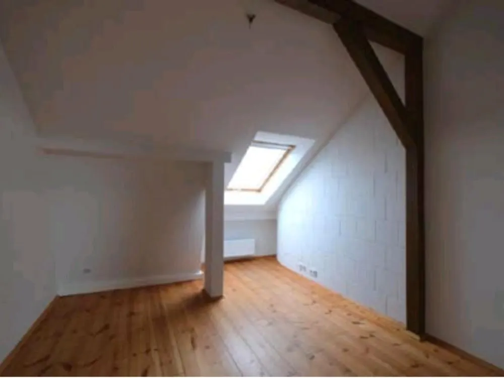 3 Zimmer DG mit großem Balkon und EBK