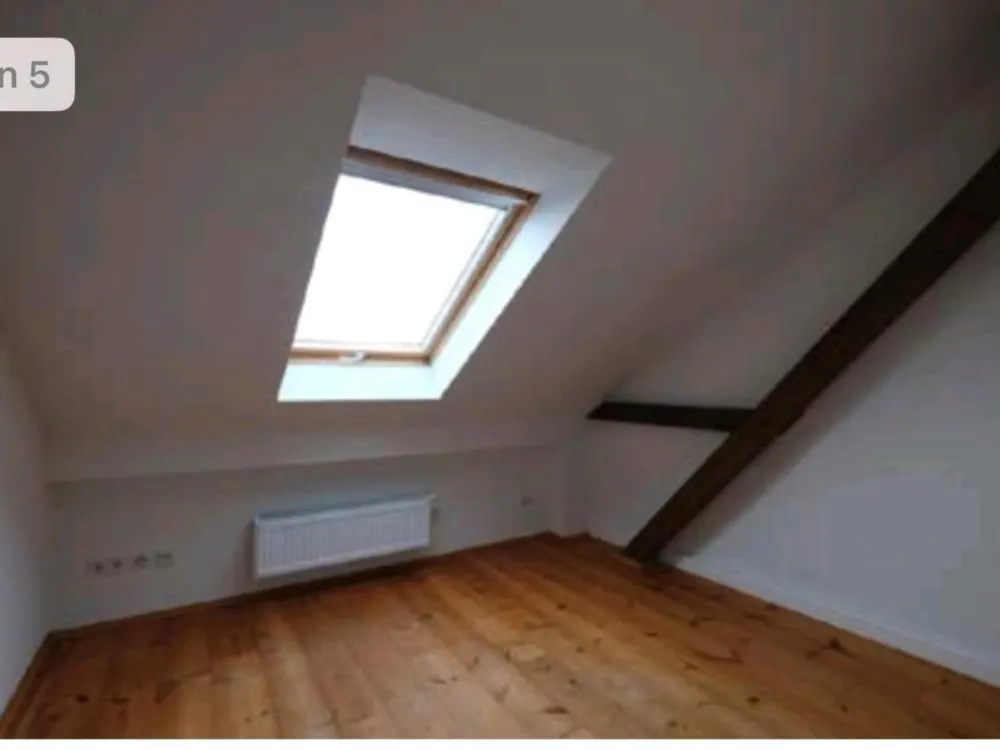 3 Zimmer DG mit großem Balkon und EBK