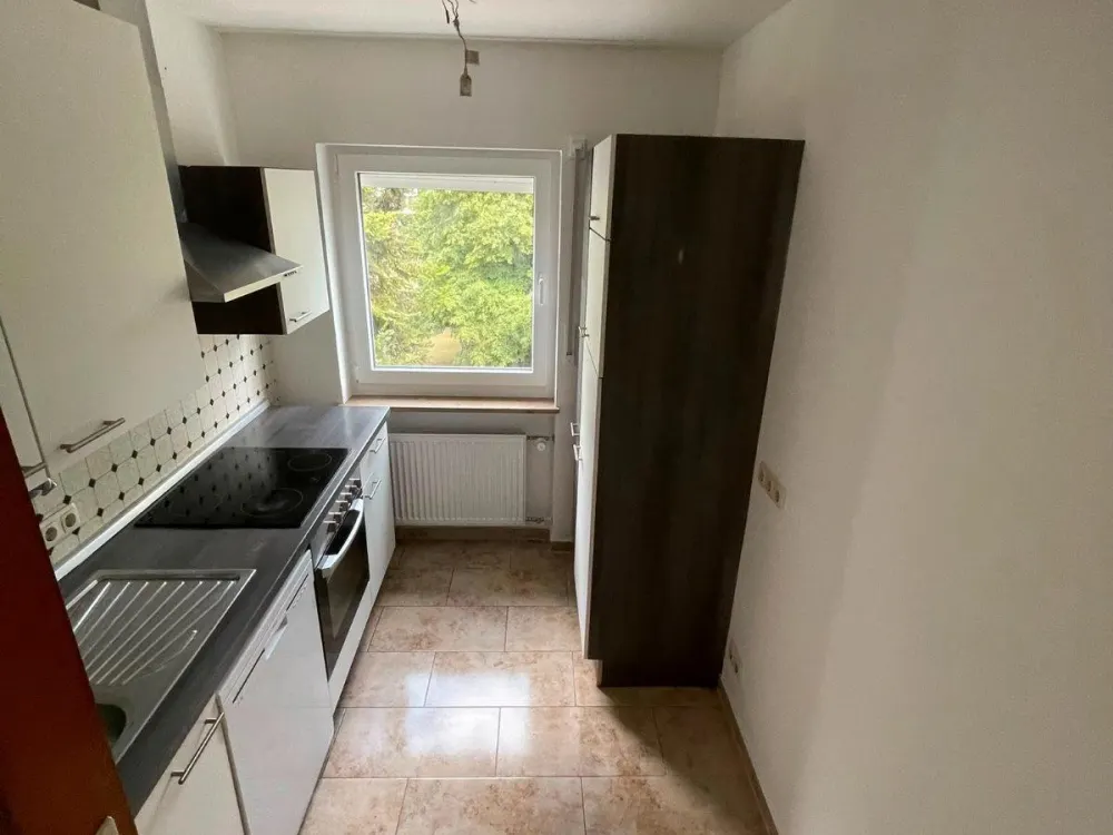 Frisch renovierte, helle 80-m²-Wohnung in Sieglitzhofstraße / Er