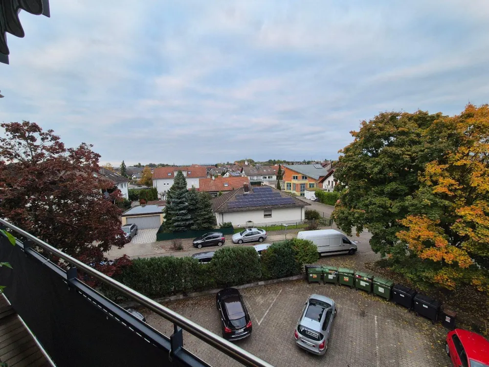Helle 3-Zimmer-Wohnung mit zwei Balkonen und Stellplatz