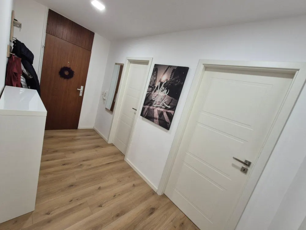 Helle 3-Zimmer-Wohnung mit zwei Balkonen und Stellplatz