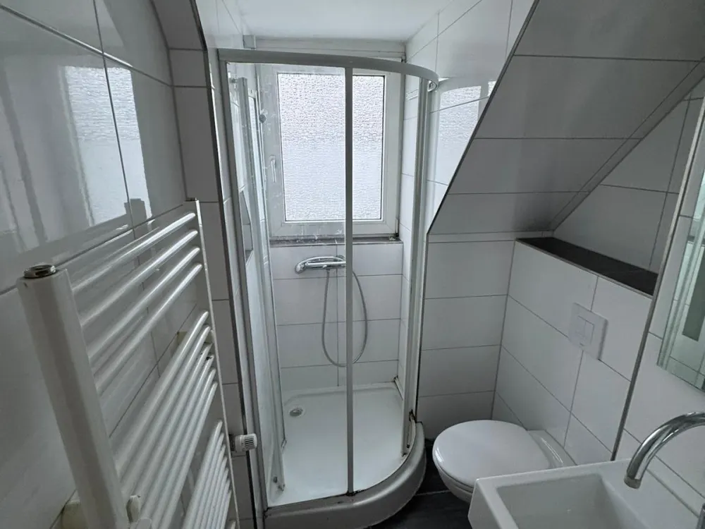 Schöne 2-Zimmer-Dachgeschosswohnung in Duisburg-Bissingheim