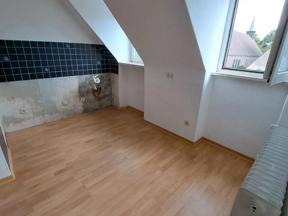 Schöne 2-Zimmer-Dachgeschosswohnung in Duisburg-Bissingheim
