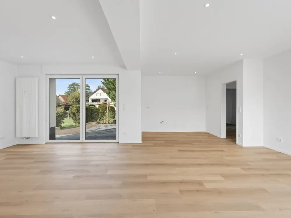 Completely Renovated 5-Room Ground Floor Apartment in Schlangen with Large Terrace