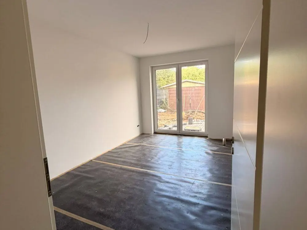 Neubau-Erdgeschosswohnung mit Terrasse & Garten zur Alleinnutzung in Schmarl-Dorf