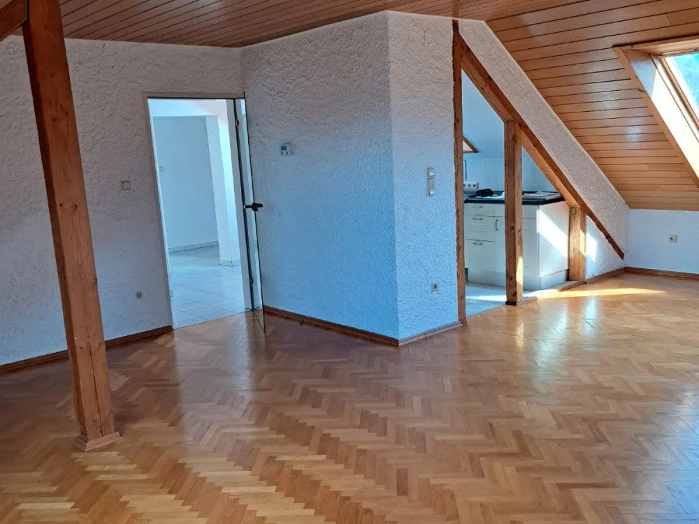 82 sqm Apartment 2nd Floor Heusweiler-Holz Phone 01775993197