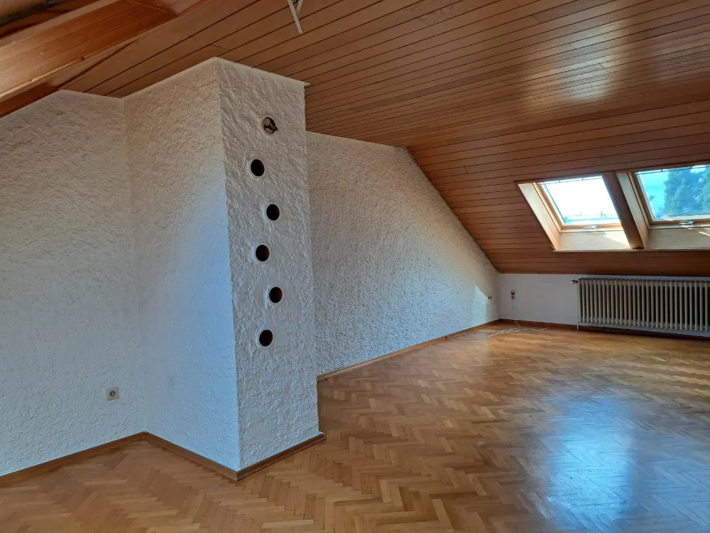 82 sqm Apartment 2nd Floor Heusweiler-Holz Phone 01775993197