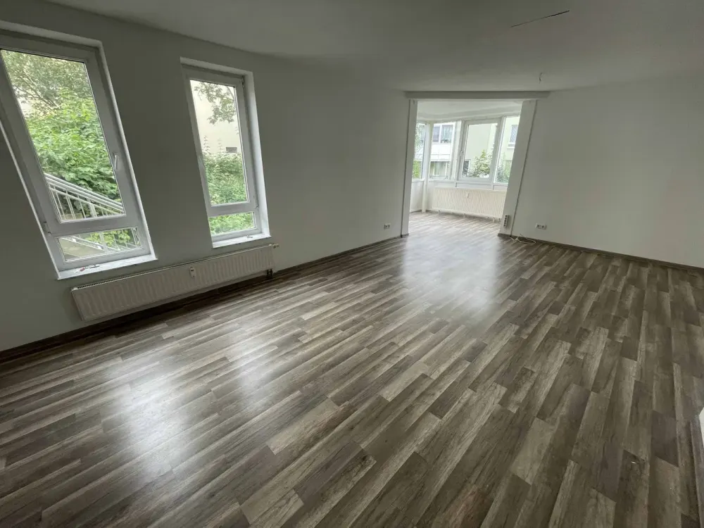 //Familienfreundliche 3-Zimmerwohnung mit Wintergarten//