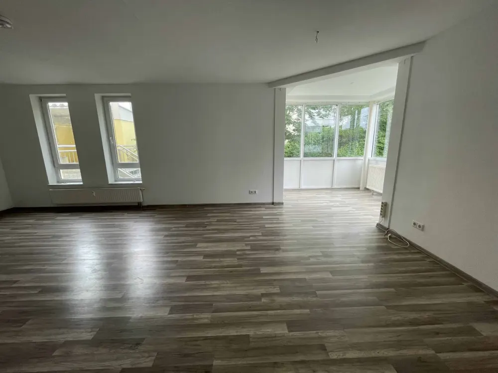 //Familienfreundliche 3-Zimmerwohnung mit Wintergarten//