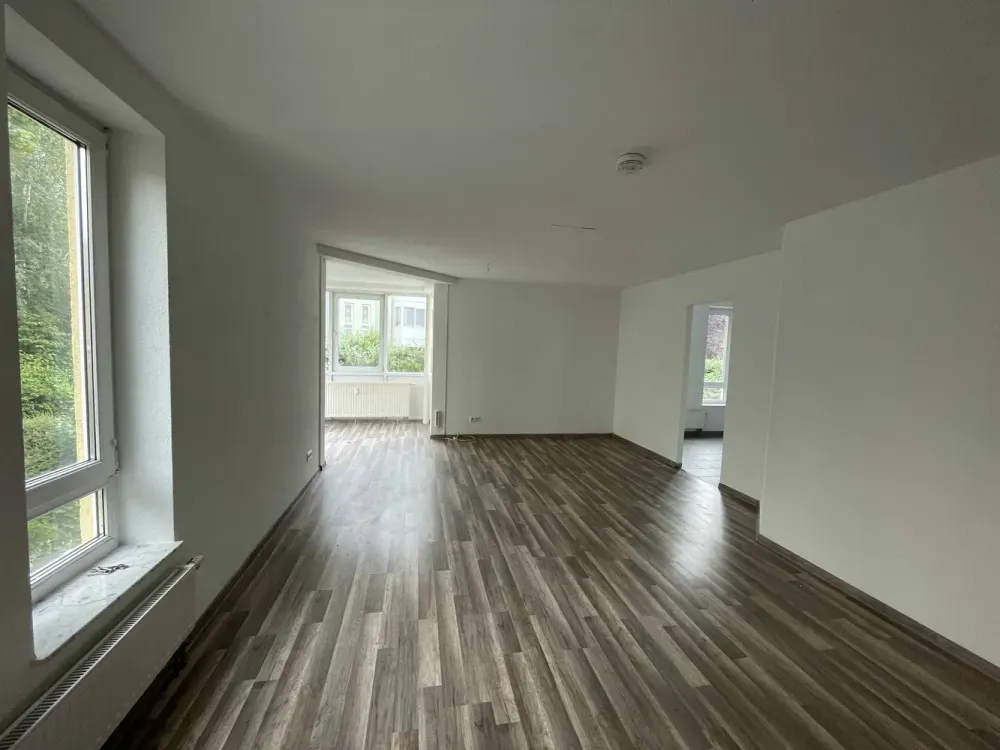 //Familienfreundliche 3-Zimmerwohnung mit Wintergarten//