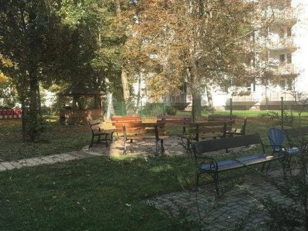 SENIORENGERECHTES BEHINDERTENGERECHTES BARRIEREARMES- WOHNEN 2-ZIMMER WOHNUNG AUFZUG STATT TREPPE ABGESCHLOSSENE ANLAGE BETREUUNG IM HAUS