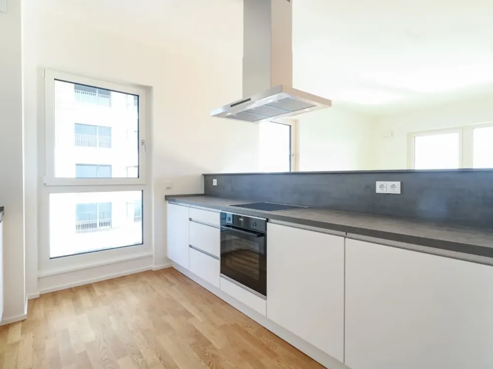 Stilvoll wohnen: Großzügige 4-Zimmer-Etagenwohnung mit zwei Balkonen und hochwertiger Einbauküche
