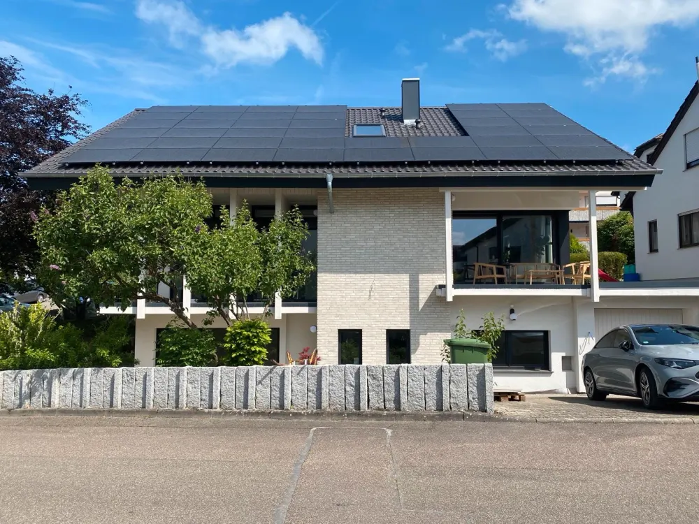 Helle, kernsanierte 2 Zimmer Wohnung