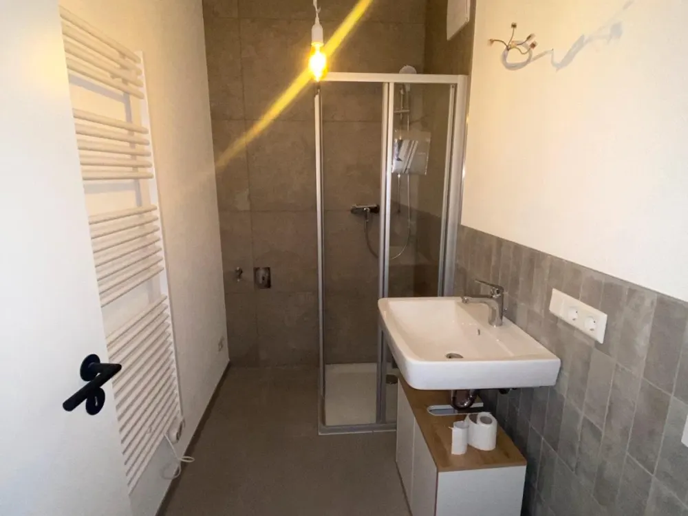 Helle, kernsanierte 2 Zimmer Wohnung