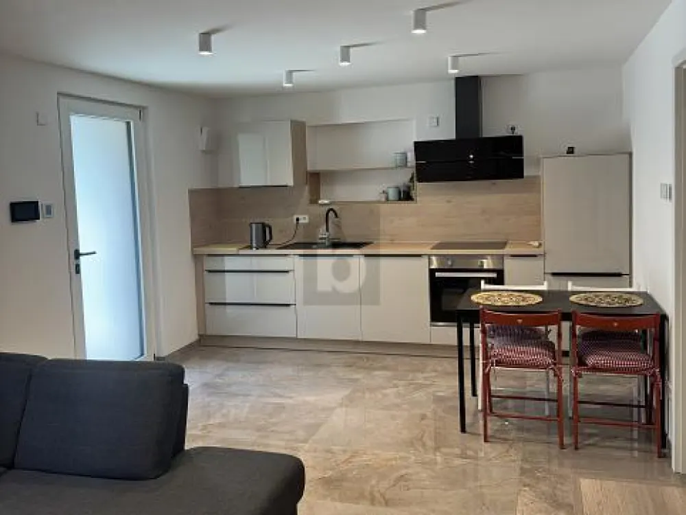 SMART HOME - KERNSANIERT & MÖBLIERT
