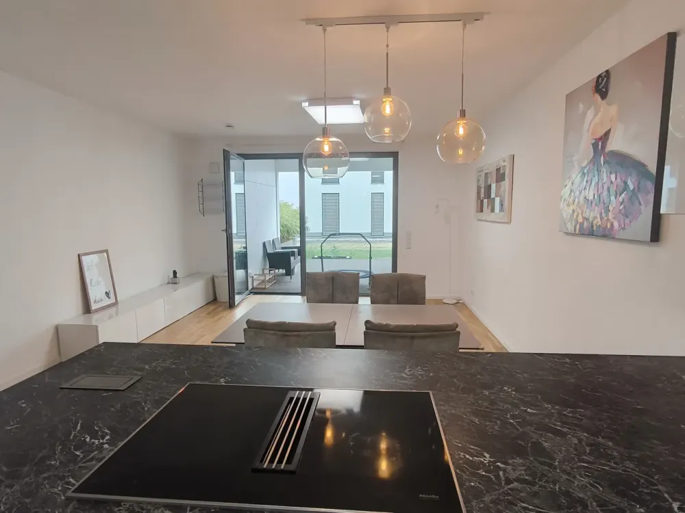 Hochwertige möblierte Wohnung mit Garten in Top-Lage Kelsterbach, ideal für Flughafen und Frankfurt