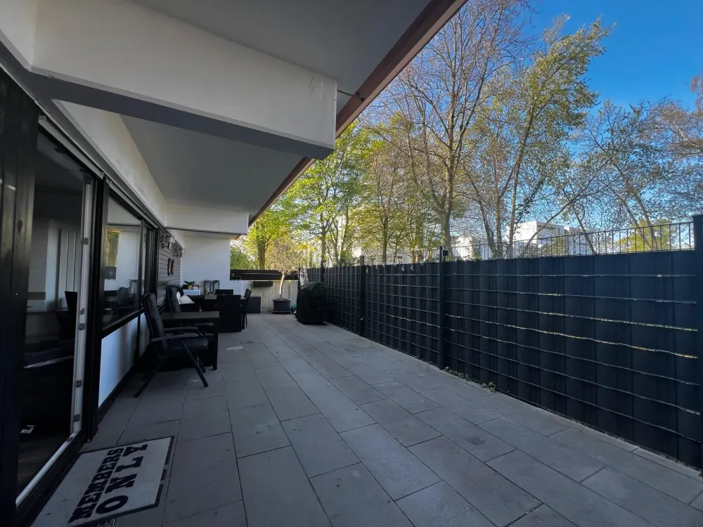4 Zimmer Wohnung in Köln mit einer großen Terrasse