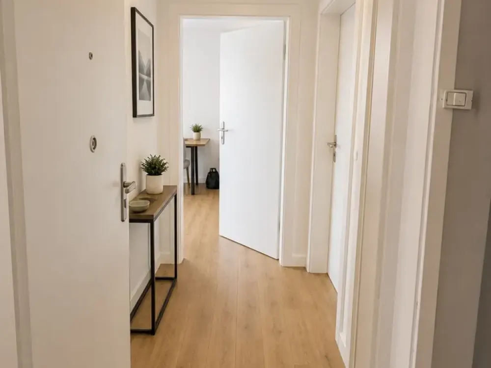 Central Living in Hannover: 2-Room Apartment on Osterstraße