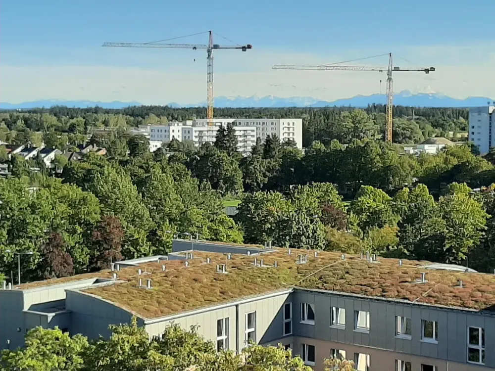 Quiet 1.5-Room Apartment 9th Floor, 50 sqm, Balcony, Mountain View, Furnished in Munich