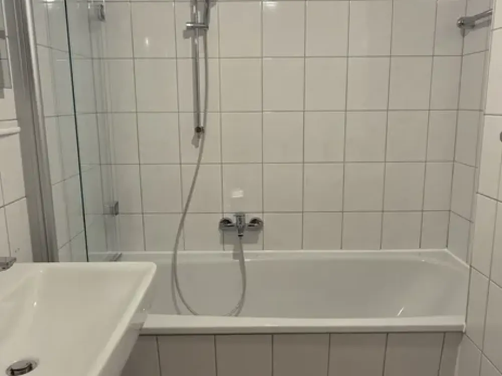 Frisch sanierte 2-Zimmer-Wohnung mit Balkon & TG-Stellplatz, nahe Kemnader See