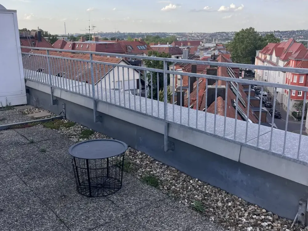 Attraktive 4-Zimmer-Wohnung mit großzügiger Dachterrasse im Stuttgarter Osten