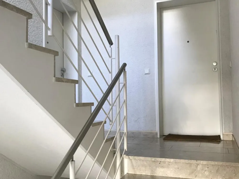 LEBEN AUF 2 EBENEN! _ MODERNE, HELLE 3-RAUM-MAISONETTE-WOHNUNG MIT GROSSEM BALKON!