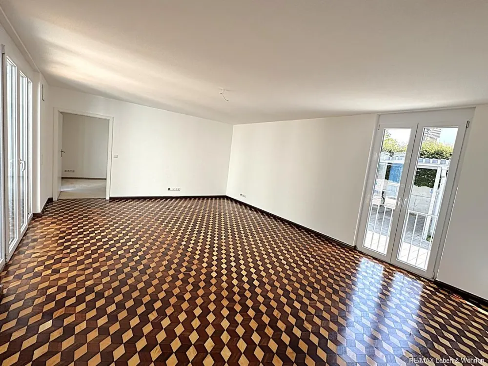 4 Zimmerwohung in Dachauer Bestlage mit Wintergarten und kleinem Garten +TG zu vermieten