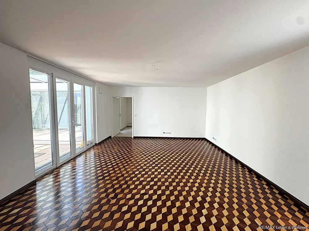 4 Zimmerwohung in Dachauer Bestlage mit Wintergarten und kleinem Garten +TG zu vermieten