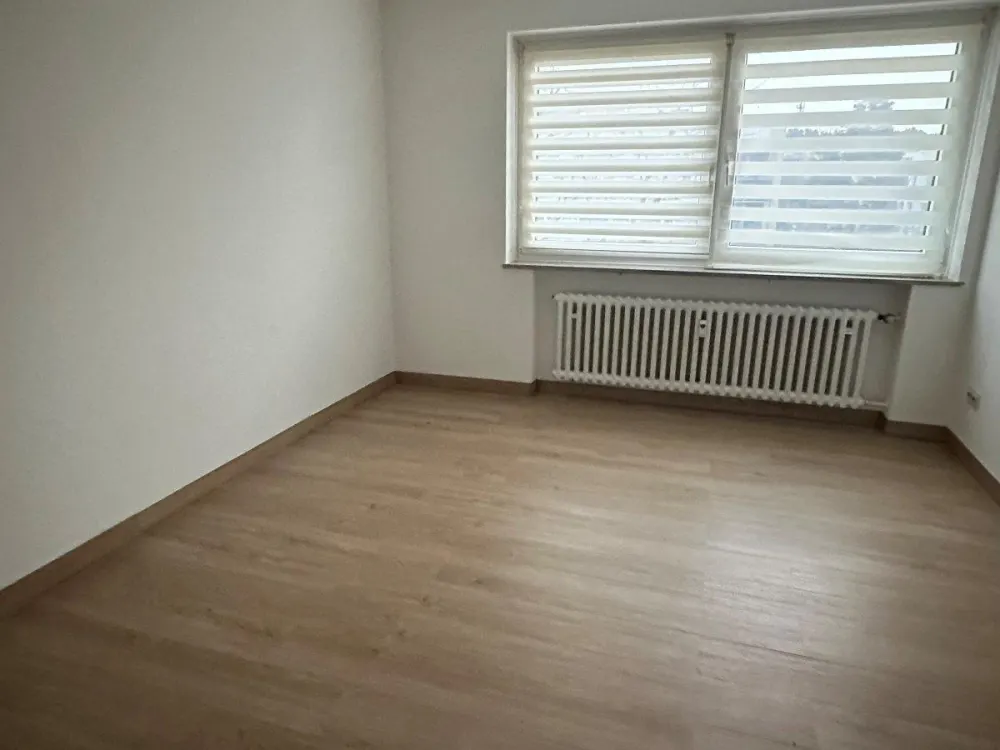 Helle, komplett sanierte 2-Zimmer-Wohnung (3. OG)
