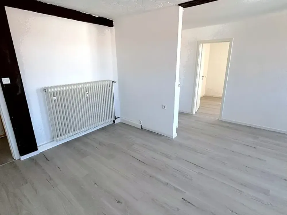 First Occupancy: Renovated 4-Room Apartment in Immenhausen