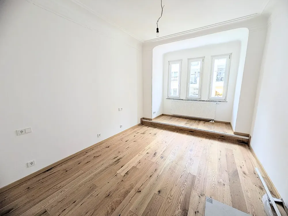 *Schöne 3-Zi.-Obergeschoss-Wohnung ruhiger Lage von Bad Cannstatt. Erstbezug nach Modernisierung*