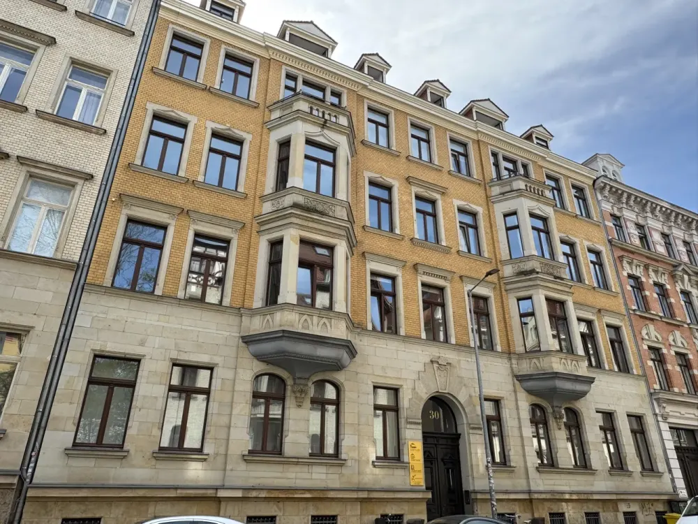 Bright Old Building Apartment in Prime Location!