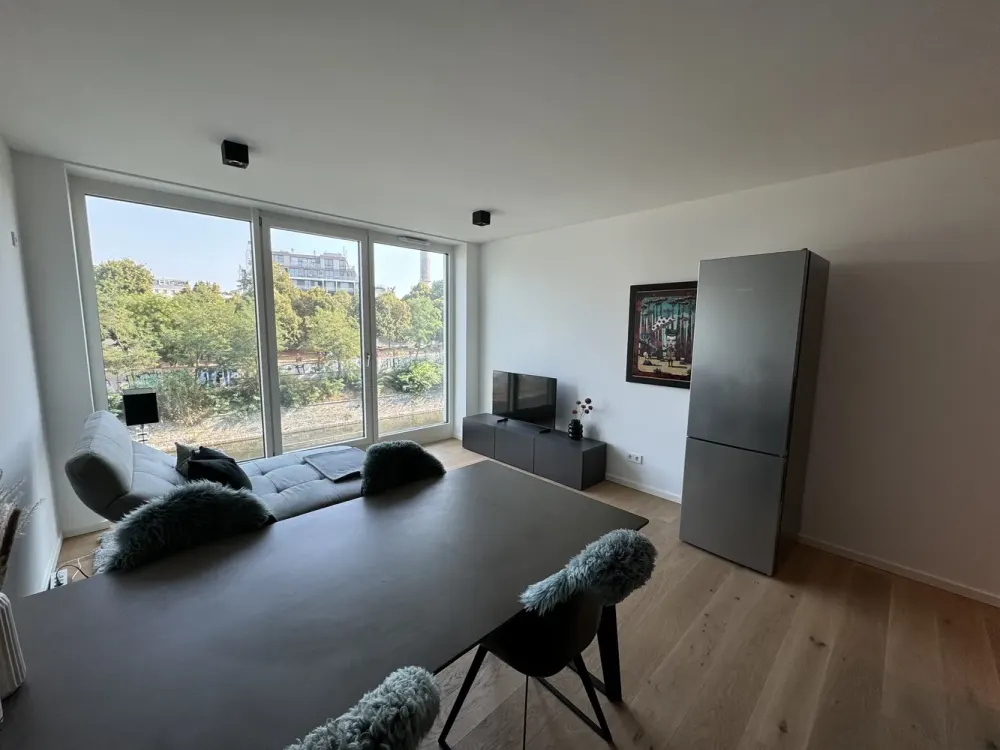 Möblierte moderne 2-Zimmer-Wohnung in Berlin Mitte