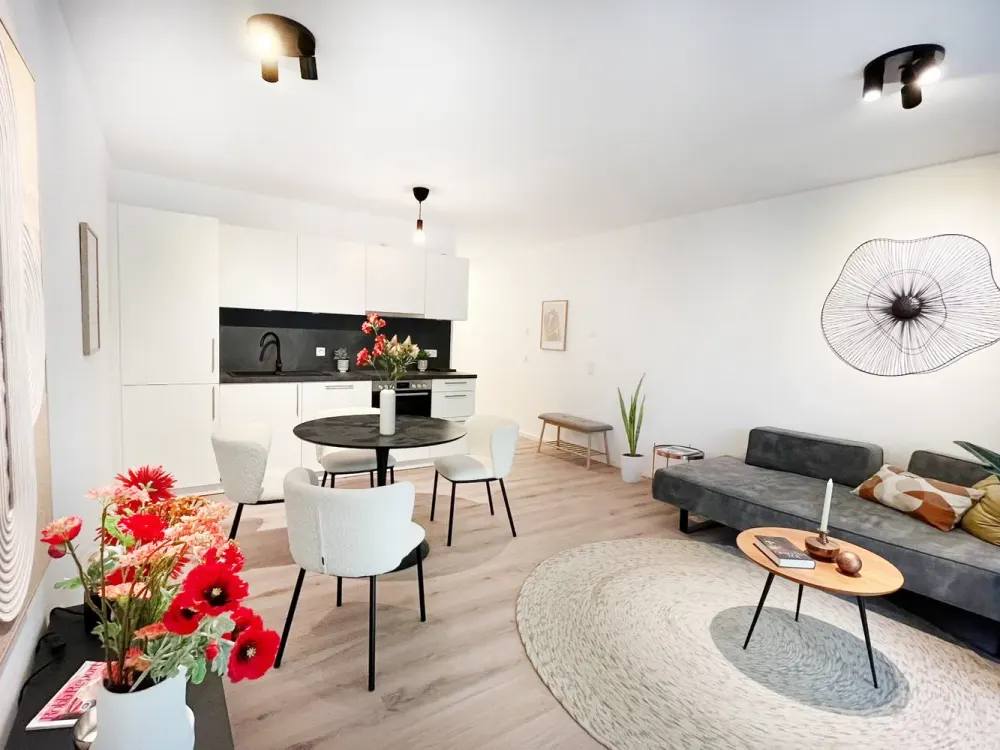 Wunderschöne Wohnung mit Balkon und Einbauküche - *ERSTBEZUG*