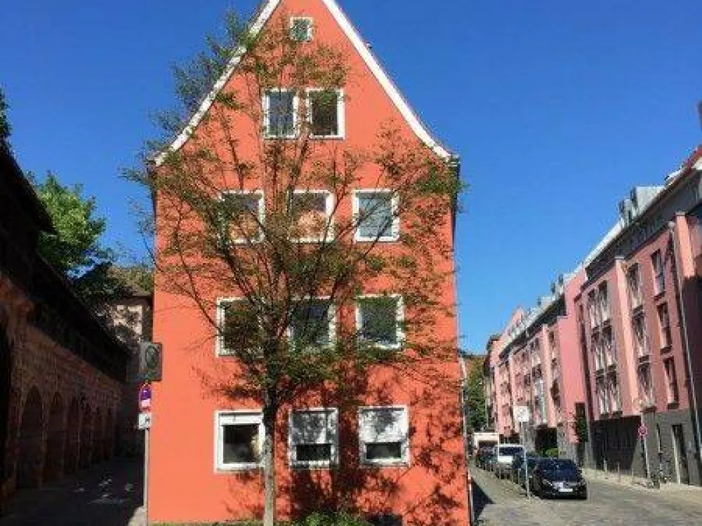 Geräumige 1-Zimmerwohnung in der Altstadt - Direkt beim Neuen Museum