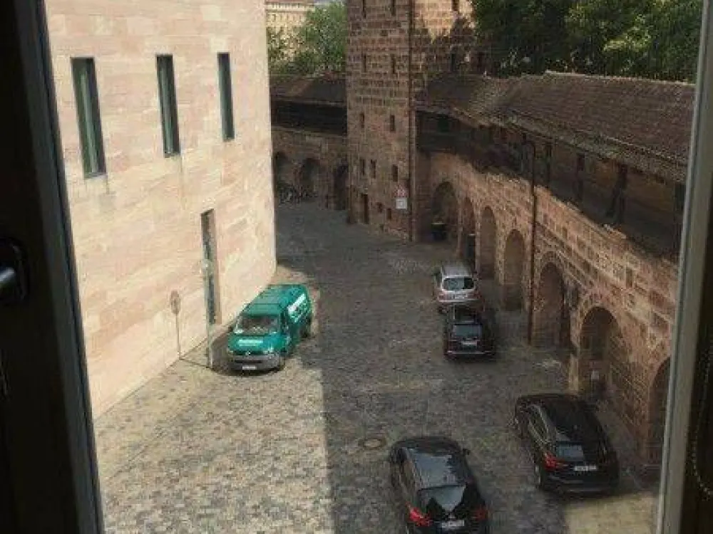 Geräumige 1-Zimmerwohnung in der Altstadt - Direkt beim Neuen Museum