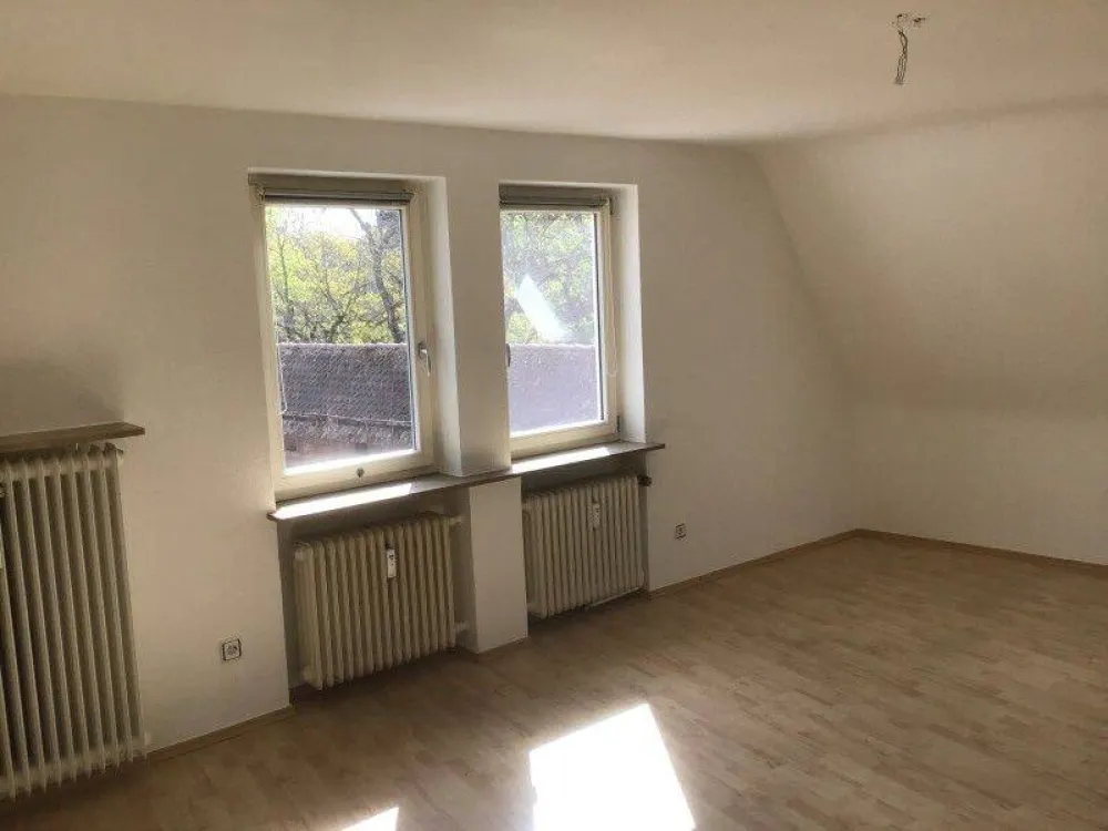 Geräumige 1-Zimmerwohnung in der Altstadt - Direkt beim Neuen Museum