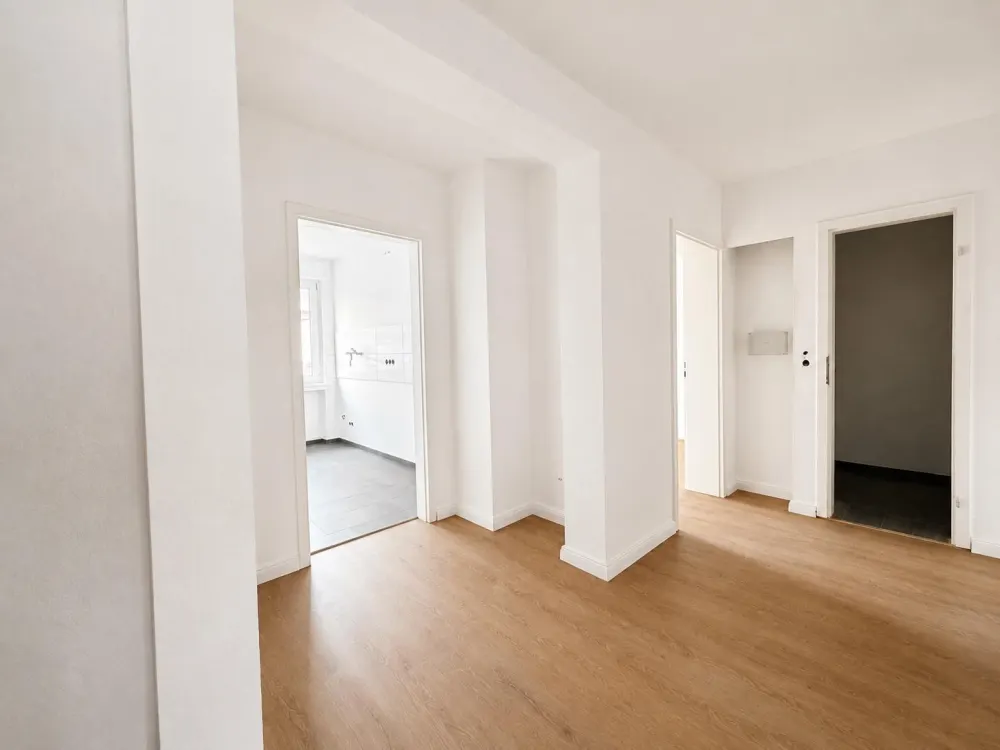Frisch renovierte 3-Zimmer-Wohnung, 88 m², Balkon, 6 Min. zum Hb