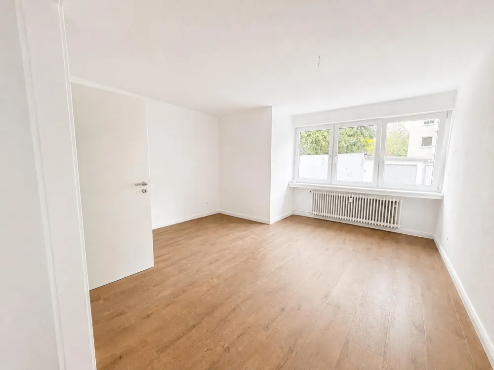 Frisch renovierte 3-Zimmer-Wohnung, 88 m², Balkon, 6 Min. zum Hb