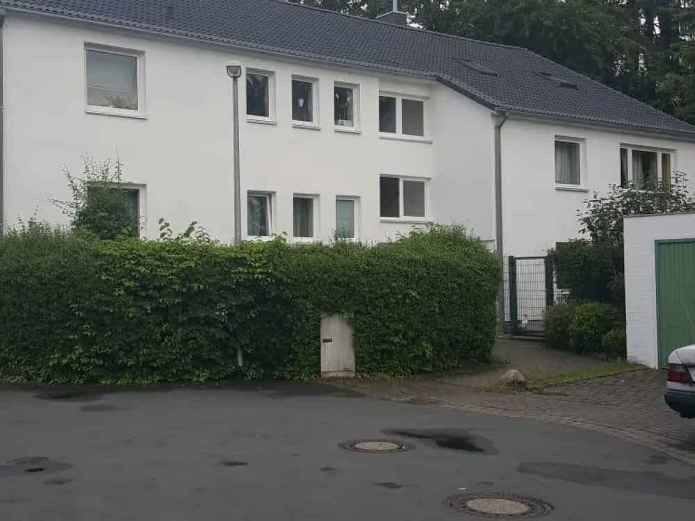6-Zimmer-Maisonette-Wohnung mit Garten,Garage und EBK !