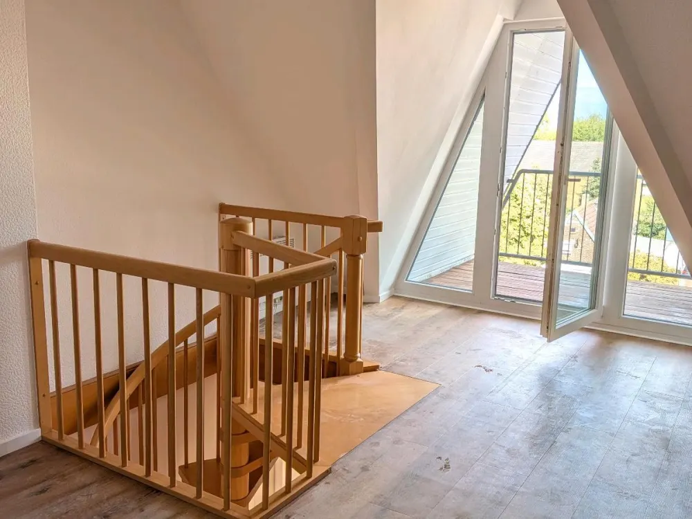 Moderne 2-Zimmer-Maisonette-Wohnung nach kompletter Sanierung