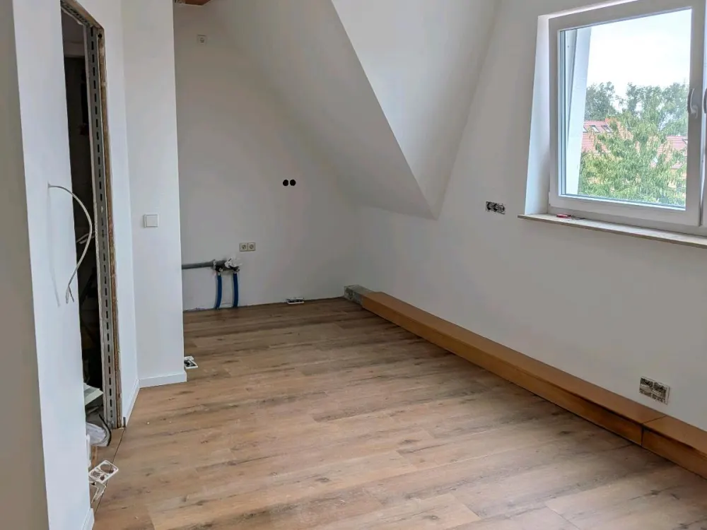 Moderne 2-Zimmer-Maisonette-Wohnung nach kompletter Sanierung