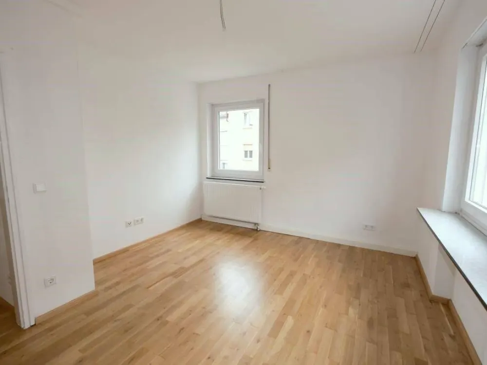 Wohnen in der Altstadt: Neu renovierte kleine 3 Zi. Whg. / Wohnung mieten