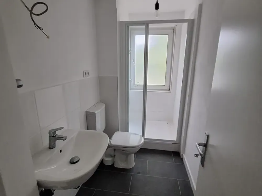 Frisch renovierte 2 Zimmer Wohnung