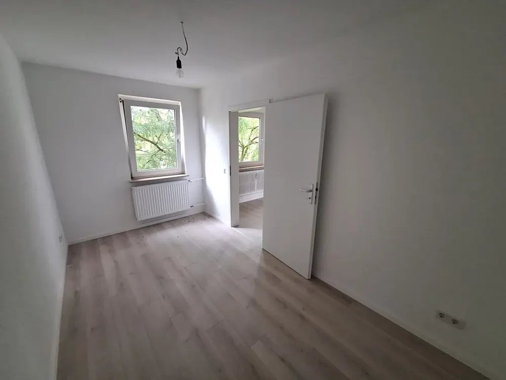 Frisch renovierte 2 Zimmer Wohnung