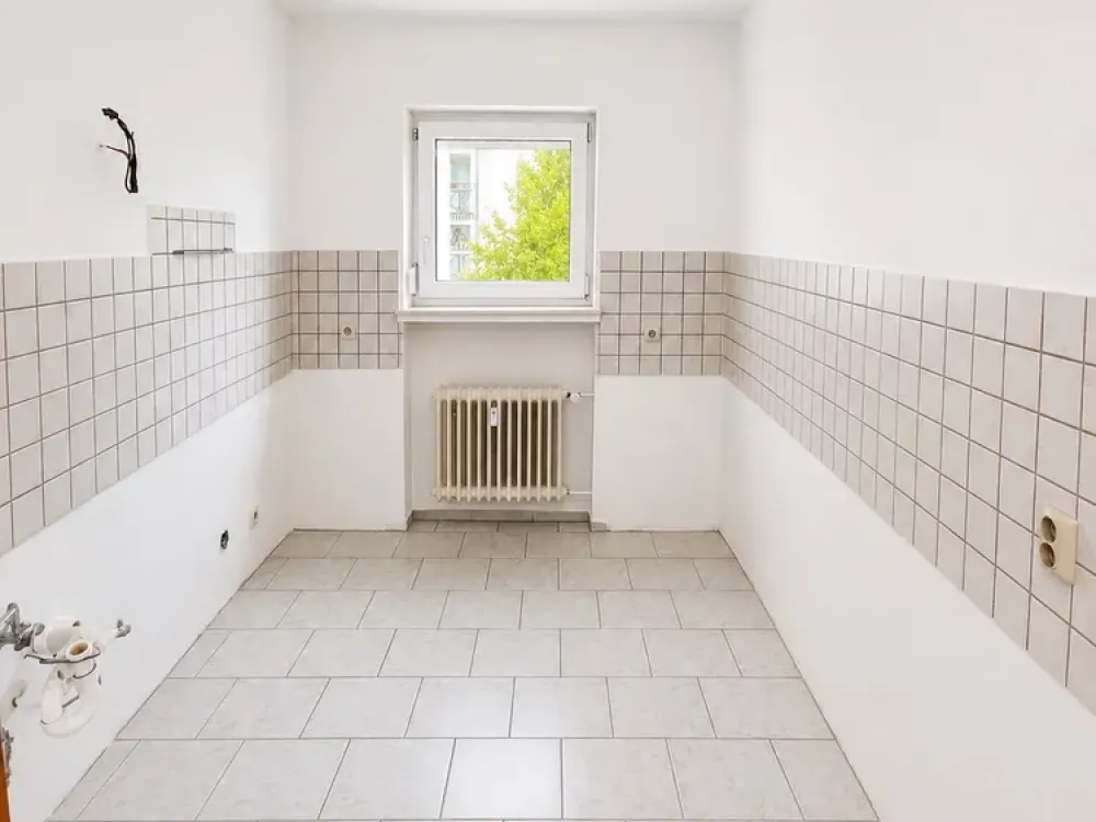 Großzügige 3-Zimmer-Wohnung mit neuem Bad, Balkon & Tiefgarage in Neu-Isenburg
