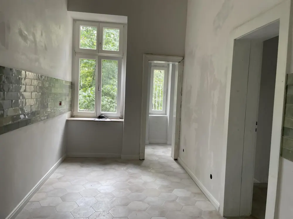 Exklusive 5-Zimmer-Wohnung nach hochwertiger Totalsanierung mit Garten, BBQ & Spielplatz