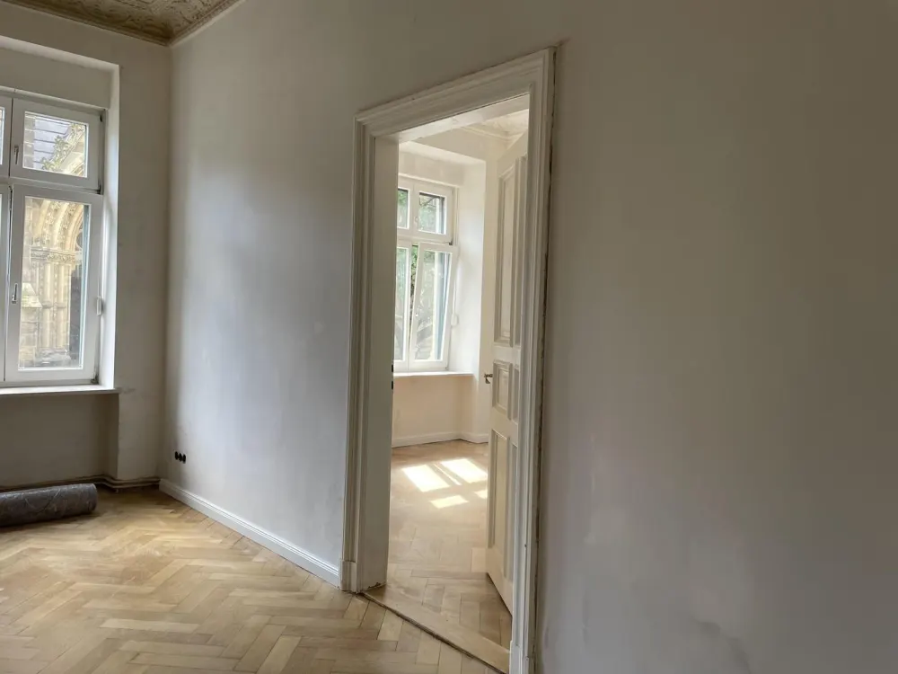Exklusive 5-Zimmer-Wohnung nach hochwertiger Totalsanierung mit Garten, BBQ & Spielplatz