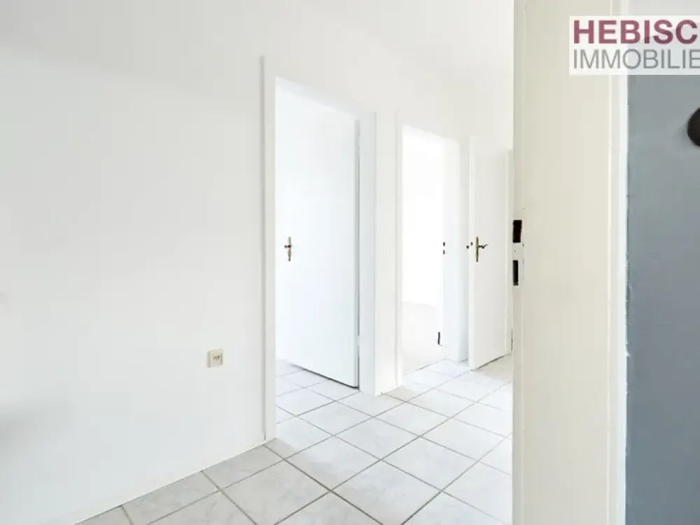 + GEMÜTLICHE 2-ZIMMER-WOHNUNG + BALKON + IN DER CITY +